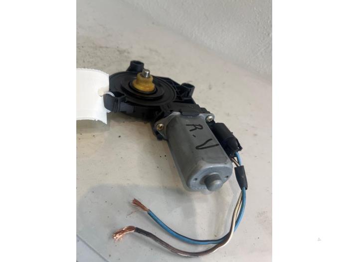 Usados Motor de ventanilla de puerta Fiat Stilo (192A/B) 1.4 16V Precio € 34,99 Norma de margen ofrecido por Smeets Autos Venlo