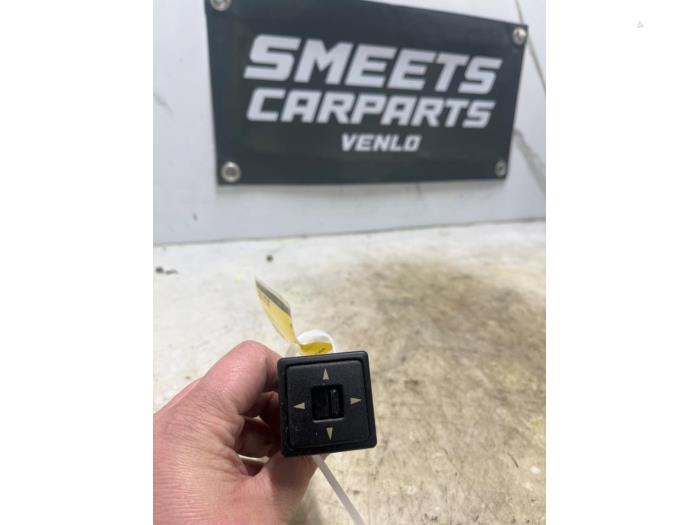 Usados Interruptor de retrovisor Mazda MX-5 (NB18/35/8C) 1.6i 16V Precio € 14,94 Norma de margen ofrecido por Smeets Autos Venlo