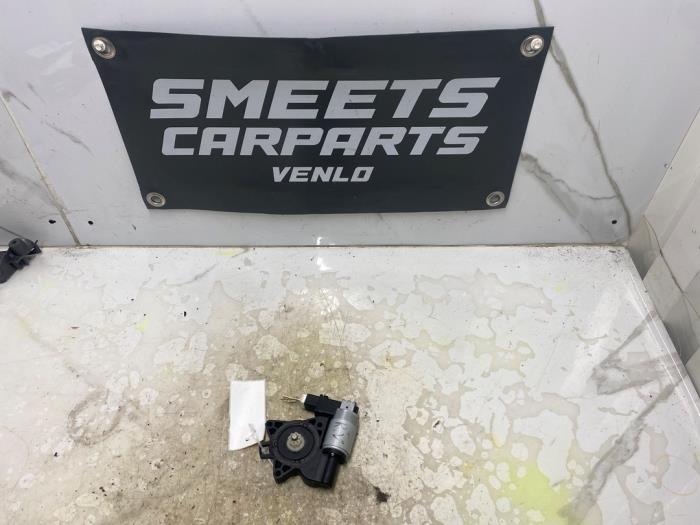 Usados Motor de ventanilla de puerta Mazda 3 (BK12) 1.6i 16V Precio € 29,98 Norma de margen ofrecido por Smeets Autos Venlo