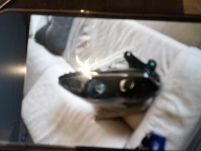 Używane Reflektor lewy Renault Wind Cena € 750,00 Procedura marży oferowane przez Smeets Autos Venlo
