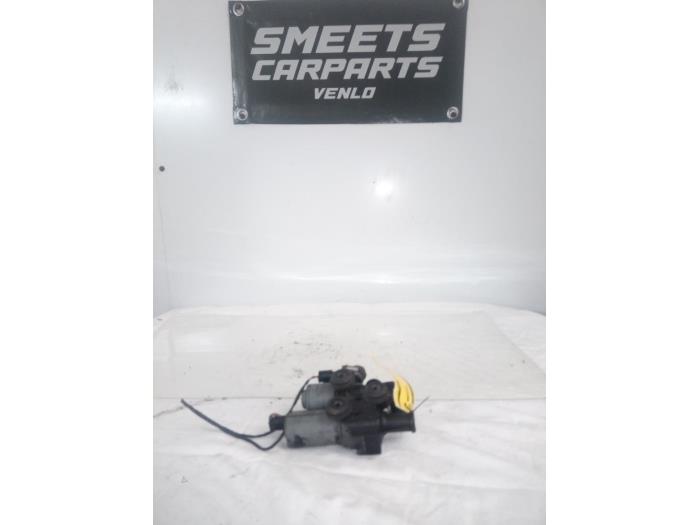 Begagnade Vattenpump BMW 3 serie (E46/4) 318i 16V Pris € 39,95 Marginaltabell erbjuds av Smeets Autos Venlo