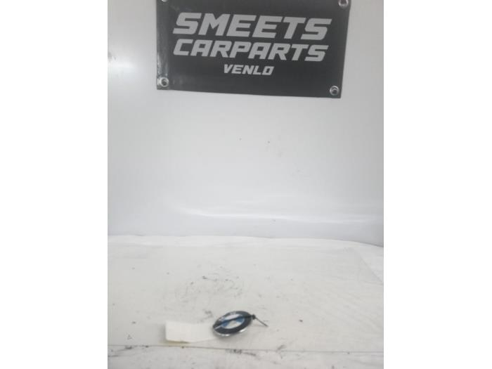 Używane Emblemat BMW 3 serie (E46/4) 318i 16V Cena € 19,99 Procedura marży oferowane przez Smeets Autos Venlo