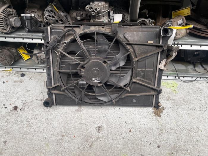 Usagé Radiateur Hyundai i30 Crosswagon (WWH) 1.6 CVVT 16V Prix € 74,99 Règlement à la marge proposé par Smeets Autos Venlo