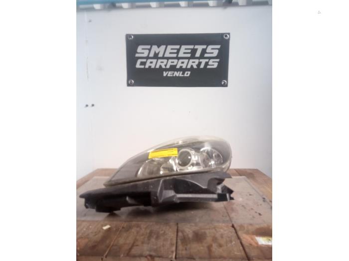 Gebrauchte Scheinwerfer links Renault Clio III (BR/CR) 1.6 16V Preis € 44,99 Margenregelung angeboten von Smeets Autos Venlo