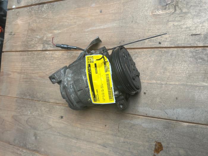 Usagé Compresseur de clim Suzuki Alto (RF410) 1.1 16V Prix € 39,99 Règlement à la marge proposé par Smeets Autos Venlo