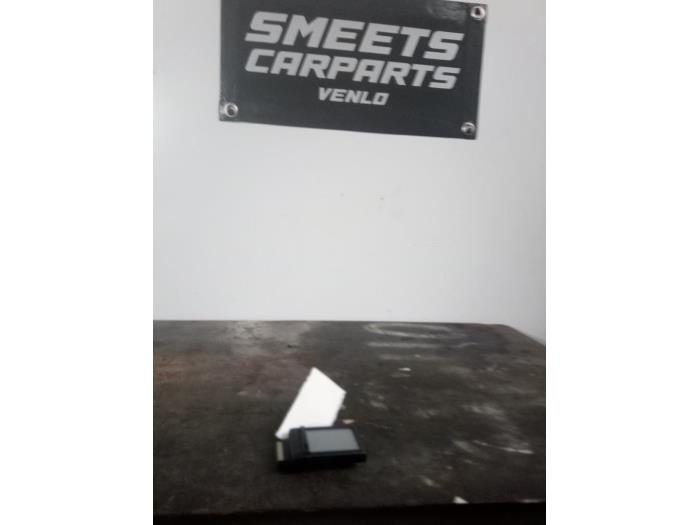 Begagnade Bluetooth-modul Volkswagen Passat Variant (3C5) 1.9 TDI Pris € 74,95 Marginaltabell erbjuds av Smeets Autos Venlo