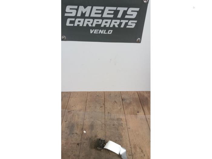 Begagnade Regnsensor Peugeot 407 SW (6E) 1.8 16V Pris € 29,99 Marginaltabell erbjuds av Smeets Autos Venlo