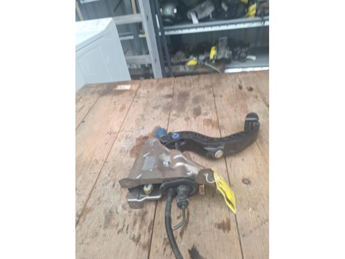 Begagnade Kopplingspedal Volkswagen Up! (121) 1.0 12V 75 Pris € 19,99 Marginaltabell erbjuds av Smeets Autos Venlo