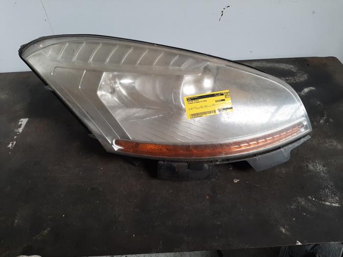 Używane Reflektor prawy Citroen C4 Grand Picasso (UA) 2.0 16V Autom. Cena € 49,99 Procedura marży oferowane przez Smeets Autos Venlo