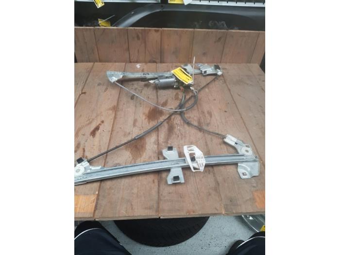 Door electric window regulator