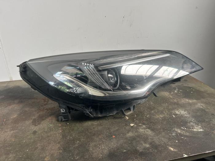 Używane Reflektor prawy Opel Astra K Cena € 199,99 Procedura marży oferowane przez Smeets Autos Venlo