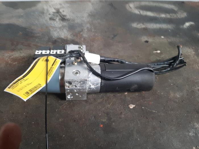 Convertible roof motor – 562130106