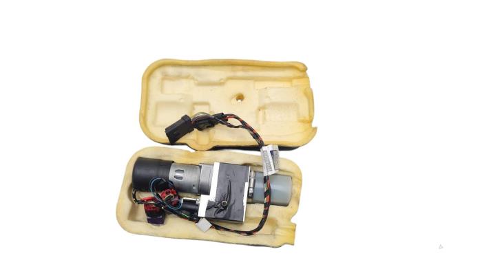 Convertible roof hydraulic pump
