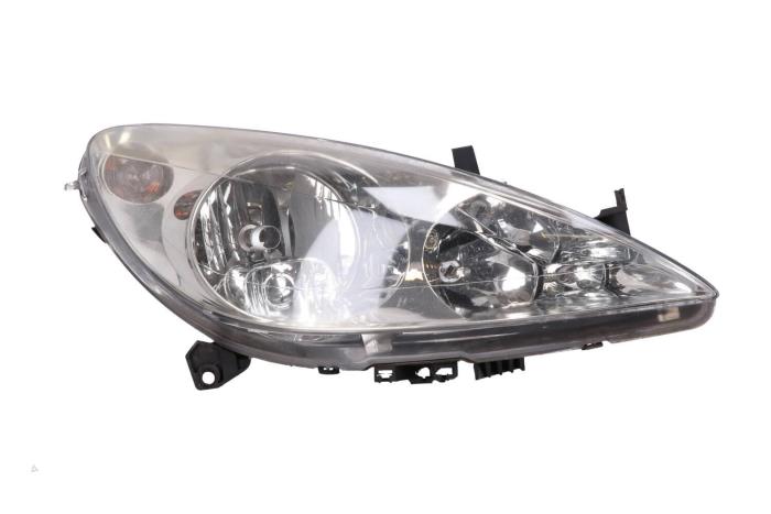 Używane Reflektor prawy Peugeot 307 Cena € 40,25 Procedura marży oferowane przez Bart Ebben