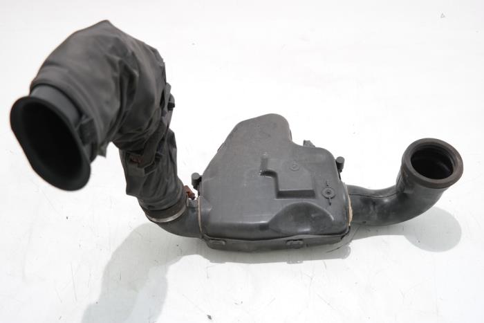 Begagnade Luftfilterhus Peugeot 206 Pris € 23,00 Marginaltabell erbjuds av Bart Ebben