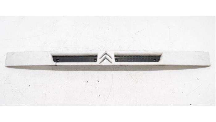 Begagnade Grill Citroen Jumper Pris € 57,50 Marginaltabell erbjuds av Bart Ebben