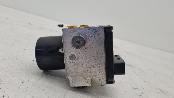 Begagnade ABS-dator Citroen C6 Pris € 109,25 Marginaltabell erbjuds av Bart Ebben