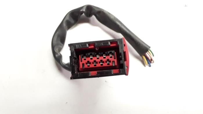 Usados Conector Peugeot 307 Precio € 40,25 Norma de margen ofrecido por Bart Ebben