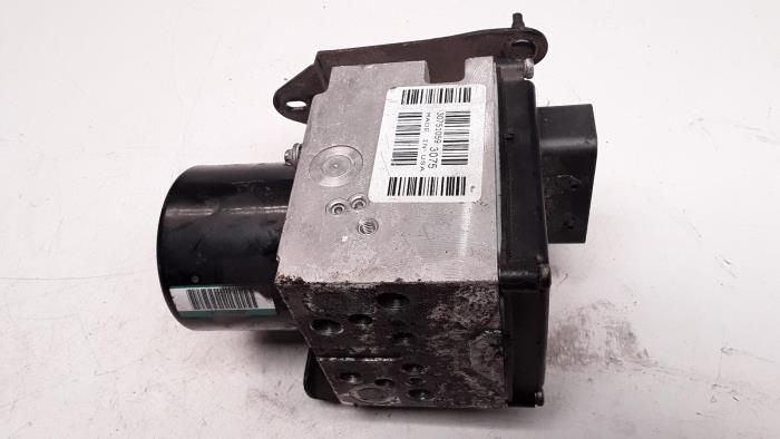 Begagnade ESP-pump Peugeot 407 Pris € 115,00 Marginaltabell erbjuds av Bart Ebben