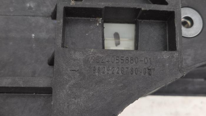 Begagnade Front Opel Corsa Pris € 80,50 Marginaltabell erbjuds av Bart Ebben