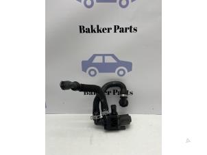 Begagnade Elektrisk värmeventil BMW 7 serie (G11/12) 740e,Le Pris € 65,00 Marginaltabell erbjuds av Bakker Parts