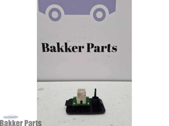 Usados Interruptor Ferrari F430 Spider 4.3 V8 32V Precio € 50,00 Norma de margen ofrecido por Bakker Parts