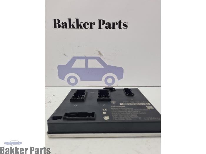 Używane Modul Comfort Porsche Cayenne II (92A) 4.8 V8 32V S Cena € 200,00 Procedura marży oferowane przez Bakker Parts