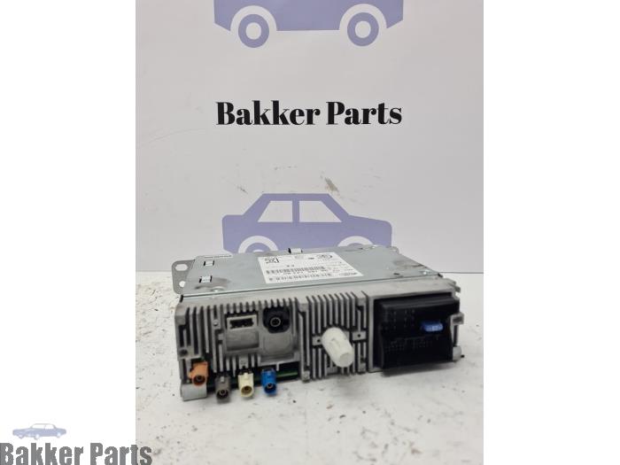 Używane Radio Citroen C4 Cactus (0B/0P) 1.2 PureTech 82 12V Cena € 300,00 Procedura marży oferowane przez Bakker Parts
