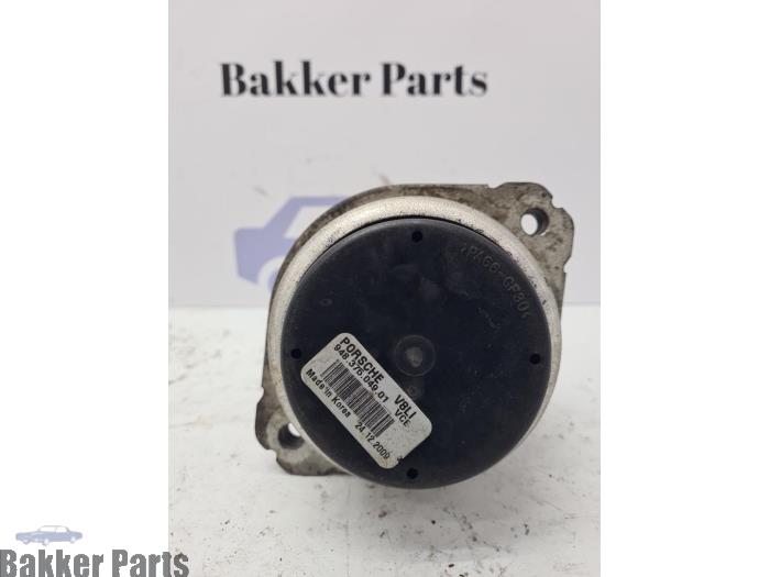 Used Engine mount Porsche Cayenne II (92A) 4.8 V8 32V S Price € 50,00 Margin scheme offered by Bakker Parts
