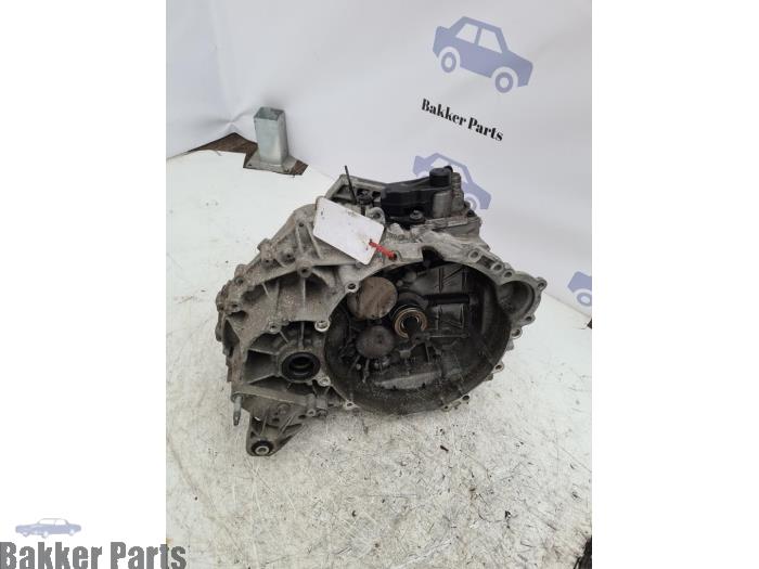 Used Gearbox Volvo V60 Cross Country I (FZ) 2.0 D3 16V Price € 500,00 Margin scheme offered by Bakker Parts