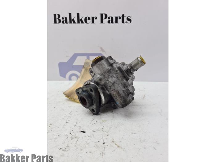 Usagé Pompe de direction Audi A4 (B7) 2.0 TDI 16V Quattro Prix € 40,00 Règlement à la marge proposé par Bakker Parts
