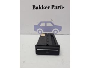 Used Cup holder Audi A3 (8P1) 1.6 16V FSI Price € 25,00 Margin scheme offered by Bakker Parts