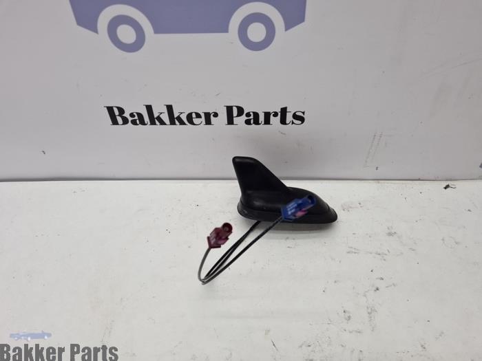 Używane Antena GPS Volkswagen Golf VI (5K1) 2.0 GTD 16V Cena € 30,00 Procedura marży oferowane przez Bakker Parts