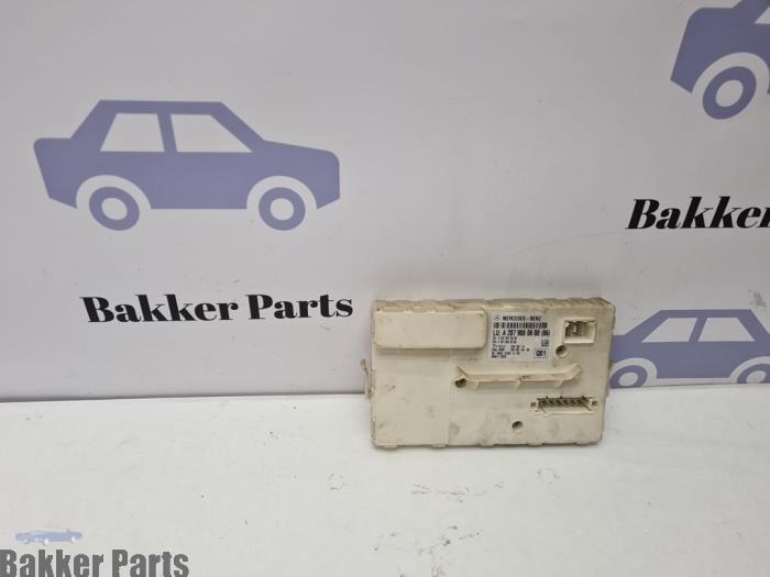 Używane Modul Comfort Mercedes E (C207) E-350 CDI V6 24V Cena € 50,00 Procedura marży oferowane przez Bakker Parts