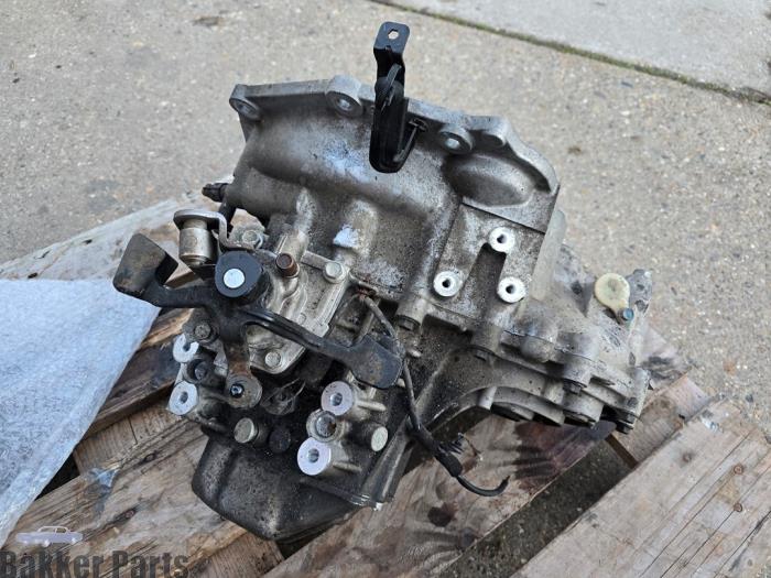 Begagnade Växellåda Opel Karl 1.0 12V Pris € 300,00 Marginaltabell erbjuds av Bakker Parts