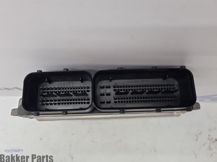 Engine management computer from a Volkswagen Touareg (7LA/7L6) 2.5 TDI R5 2004