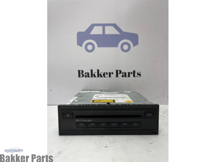 Begagnade CD-växlare Audi A6 Avant (C6) 3.0 TDI V6 24V Quattro Pris € 100,00 Marginaltabell erbjuds av Bakker Parts