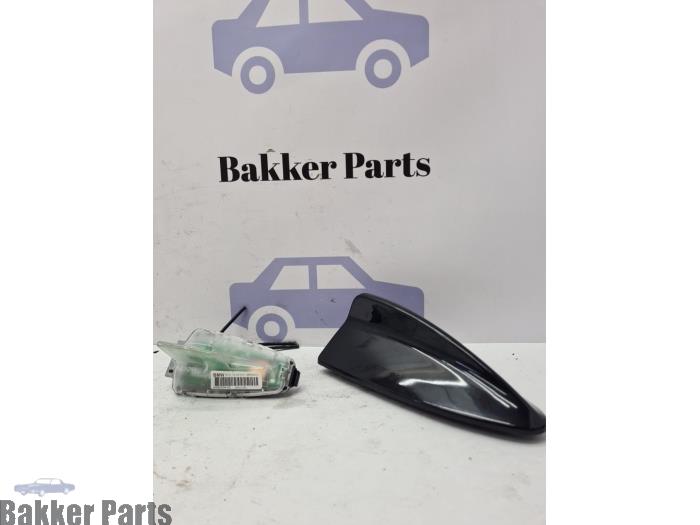 Begagnade Antenn BMW 5 serie Touring (F11) 520d 16V Pris € 45,00 Marginaltabell erbjuds av Bakker Parts