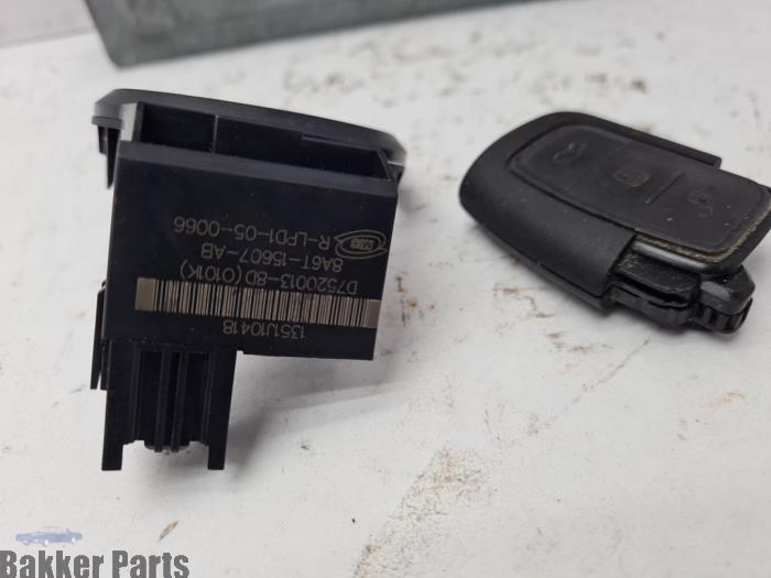 Engine management computer from a Ford Fiesta 6 (JA8) 1.25 16V 2012