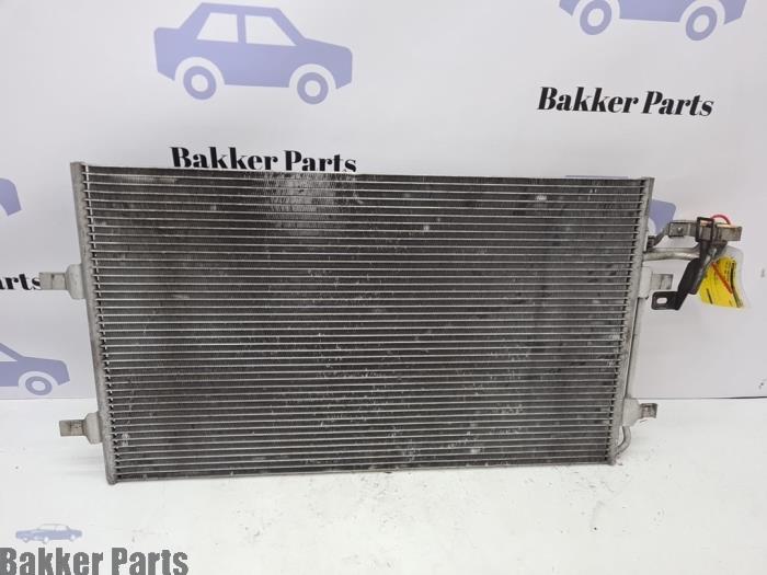 Usagé Radiateur clim Volvo V50 (MW) 2.0 D 16V Prix € 50,00 Règlement à la marge proposé par Bakker Parts