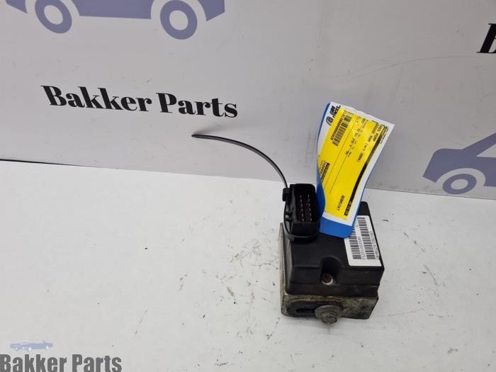 Używane Pompa ABS Dodge Ram 1500 (DR/DH/D1/DC/DM) 3.7 V6 1500 4x2 Cena € 150,00 Procedura marży oferowane przez Bakker Parts