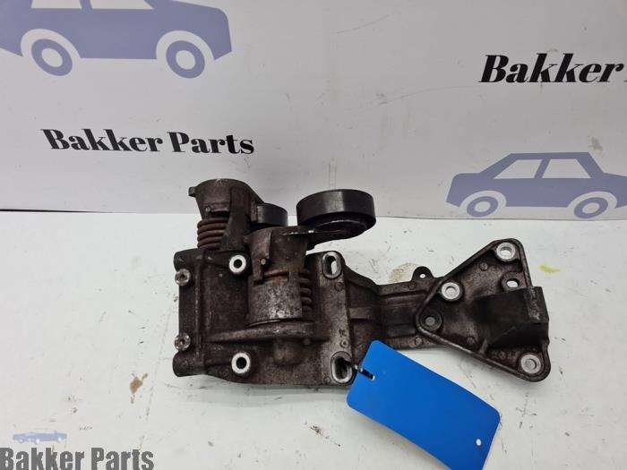 Gebrauchte Dynamostütze unten Ford Focus 2 ST 2.5 20V ST Preis € 40,00 Margenregelung angeboten von Bakker Parts