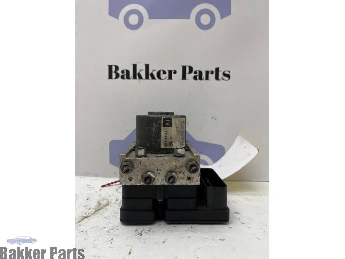 Usados Bomba ABS Volkswagen Golf V (1K1) 2.0 FSI 16V 4Motion Precio € 50,00 Norma de margen ofrecido por Bakker Parts