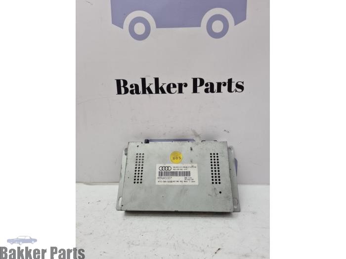 Używane Modul radiowy Audi A8 (D3) 3.0 TDI V6 24V Quattro Cena € 75,00 Procedura marży oferowane przez Bakker Parts