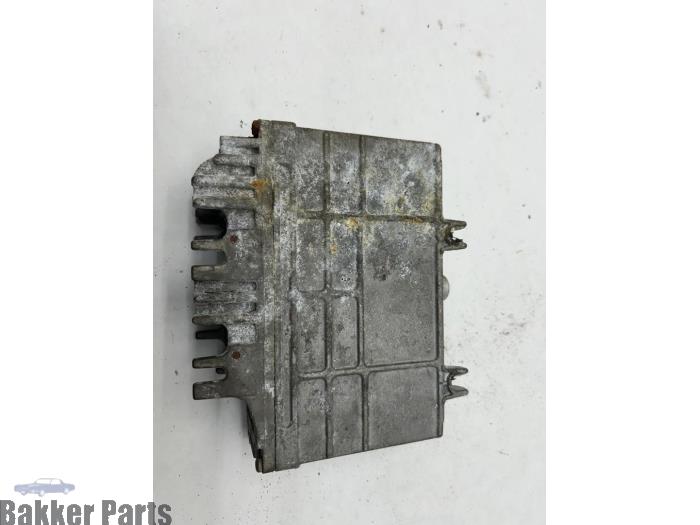 Engine management computer from a Volkswagen Polo III (6N1) 1.0i 50 1998
