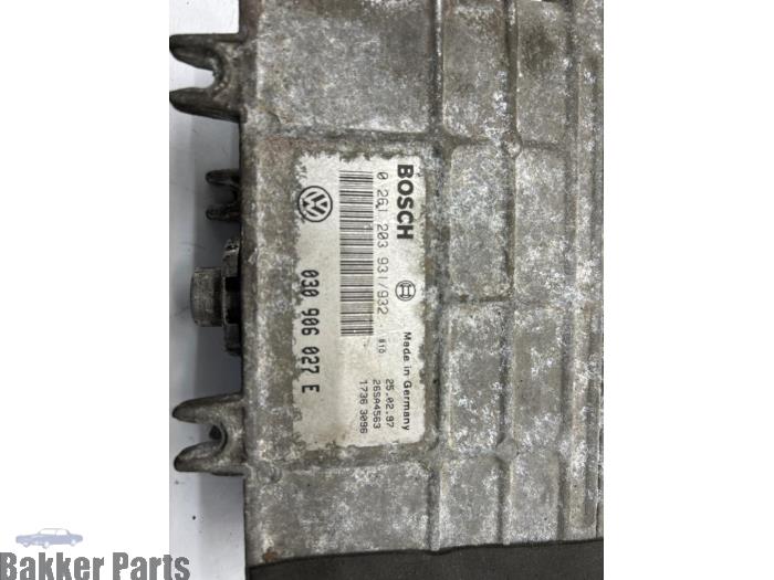 Engine management computer from a Volkswagen Polo III (6N1) 1.0i 50 1998
