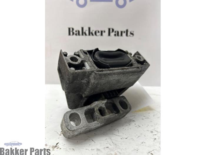 Used Engine mount Volkswagen Golf VII (AUA) 2.0 GTD 16V Price € 35,00 Margin scheme offered by Bakker Parts