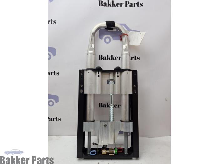 Gebrauchte Rollbügel Peugeot 307 CC (3B) 1.6 16V Preis € 75,00 Margenregelung angeboten von Bakker Parts