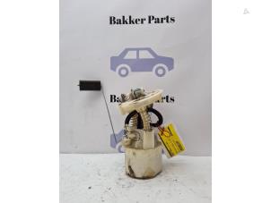 Used Petrol pump Renault Megane Break/Grandtour (KA) 1.4 16V Price € 25,00 Margin scheme offered by Bakker Parts