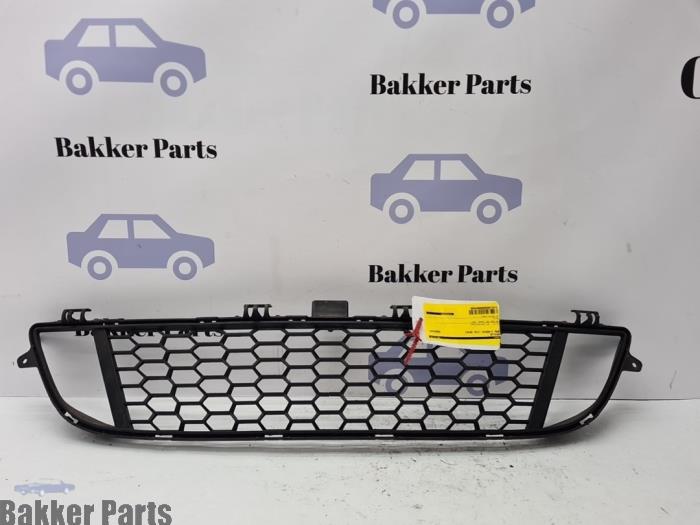 Używane Grill BMW 2 serie (F22) M235i 3.0 24V Cena € 50,00 Procedura marży oferowane przez Bakker Parts